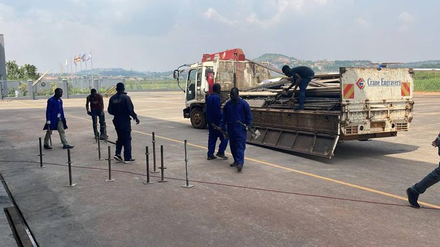 On-site scaffolding & in-house transport